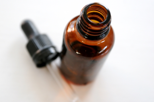 tincture-dropper-bottle